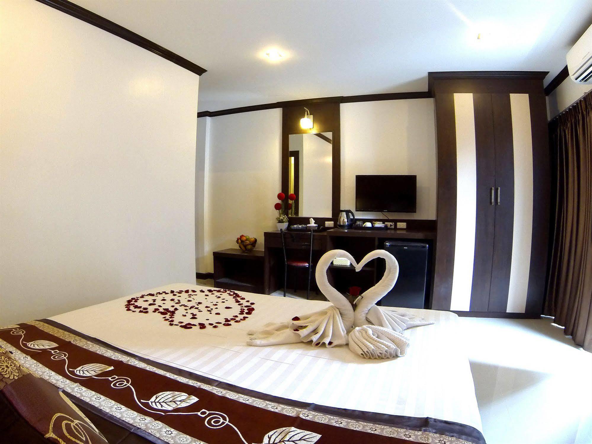 Hotel Patong Mansion - Sha Certified Exterior foto